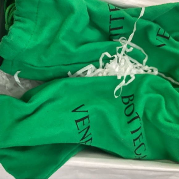 Bottega Veneta
Stretch Square-Toe Ankle-Strap Mesh Pumps - Picture 2 of 6